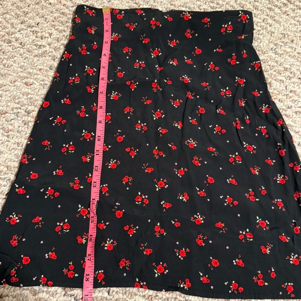 Brandy Melville Floral Black Red Clare Mini Skirt - Picture 3 of 7